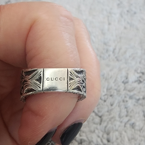 GUCCI Heart Ring - Picture 4 of 8